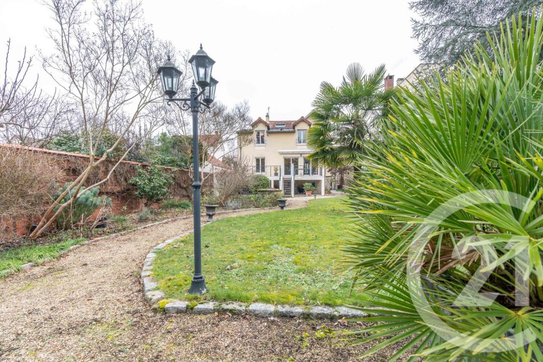 St Maur Des Fosses, Île-de-France 94100, Pháp