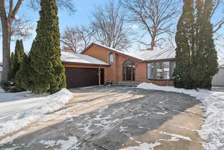 931 Evergreen Lane, Schererville, Indiana 46375, USA