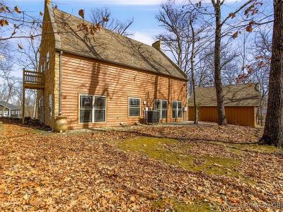 1005 Grand Point Boulevard, Sunrise Beach, Missouri 65079, USA