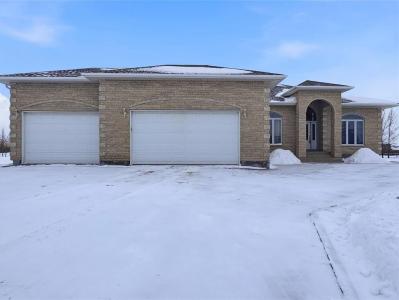 112 KOSTY LANE, Winnipeg, Manitoba R3X 2C4, Canadá