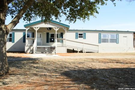 290 Crestfield, Pleasanton, טקסס 78064, ארצות הברית של אמריקה 