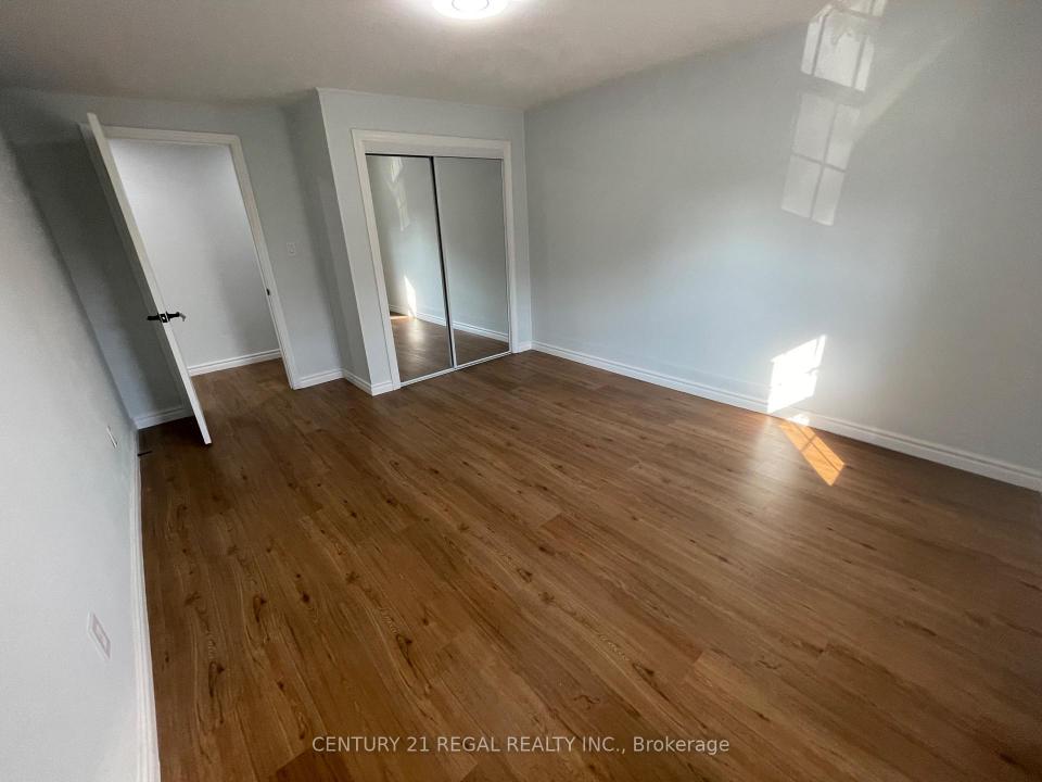 215 B QUEEN STREET, Mississauga, أونتاريو L5M 1L6, كندا