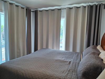 2001  Av. Beaconsfield, Montréal (Côte-des-Neiges/Notre-Dame-de-Grâce), Quebec H4A 2G5, Kanada