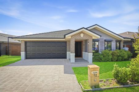 32 Carter Street, Oran Park, NSW 2570, Australia