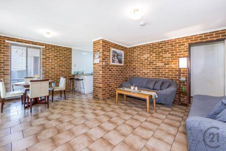 2/59 Janis Street, Halls Head, WA 6210, Australia