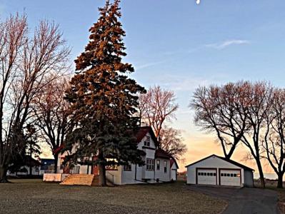 808 Main St. , Tyndall, SD 57066, USA