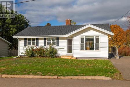 21 WESTVIEW DRIVE, Charlottetown, אי הנסיך אדוארד C1A 3A4, קנדה 