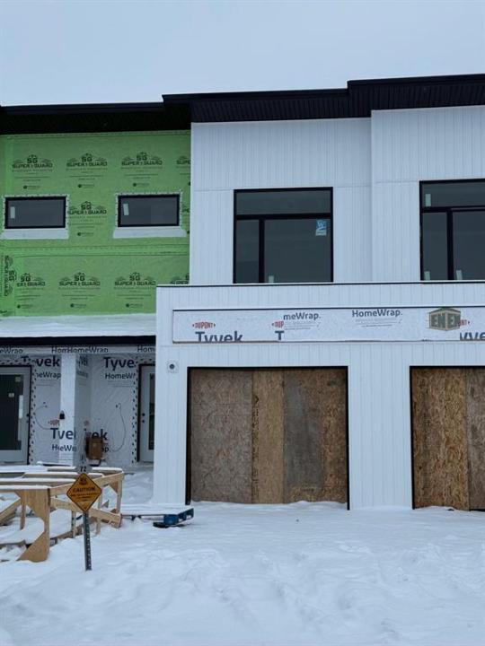 72 KOOTENAY WAY, Steinbach, Manitoba R5G 2Y1, Canada