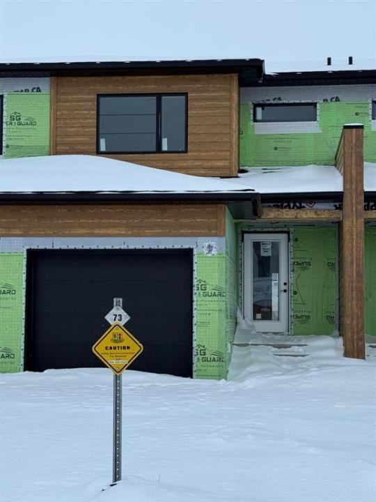 73 KOOTENAY WAY, Steinbach, Manitoba R5G 2Y1, Canada