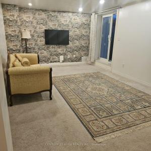 82 VANTAGE LOOP, Newmarket, Ontario L3X 0K8, Canada