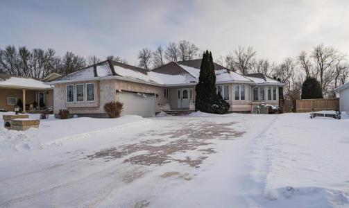 103 MEIGHEN AVENUE, Portage La Prairie, Manitoba R1N 3K7, Canadá