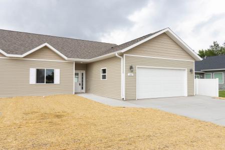 204 Augusta National Blvd, Washington, Iowa 52353, USA