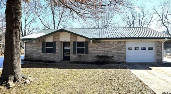 212 College St, Roxton, Texas 75477, USA