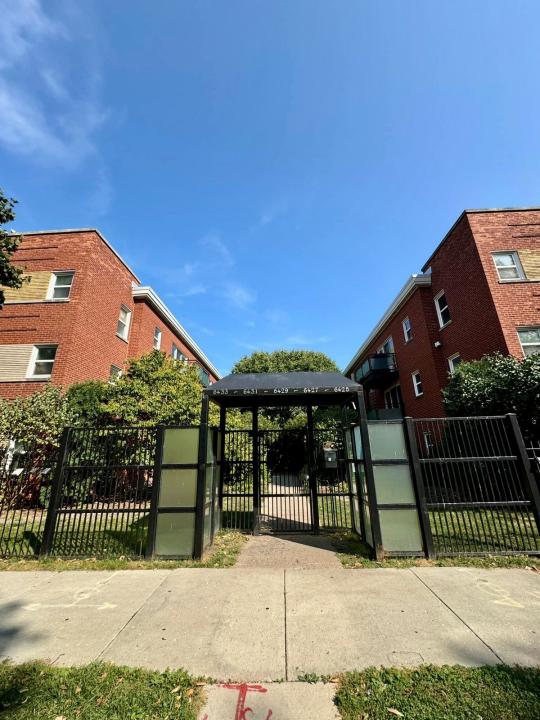 6433 N. Damen Ave Unit 3E, Chicago, Illinois 60645, États-Unis