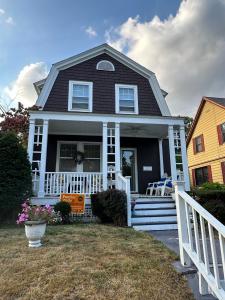 129 Oliver, Pontiac, Michigan 48342, USA