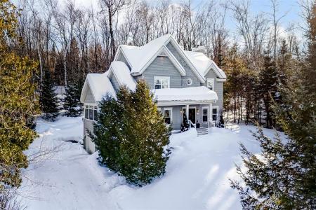 110  Rue Augusta, Morin-Heights, Quebec J0R 1H0, Canadá