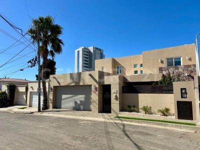 VELERO 207,, Ensenada, Baja California 22870, Messico