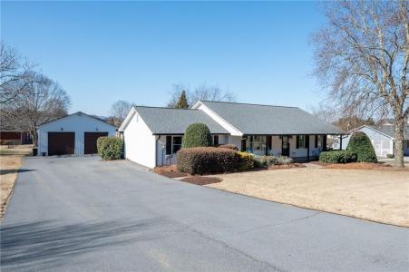 153 Thelma Road Sw, Calhoun, Georgia 30701, USA