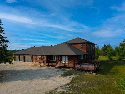 949 STRATHNAVER AVENUE, Selkirk, Manitoba R1A 4L5, Canada