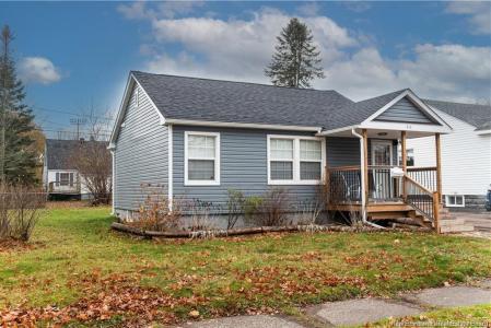 96 SHIRLEY AVENUE, Moncton, New Brunswick E1C 6N5, Canada