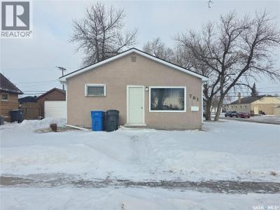 701 3RD STREET, Estevan, Saskatchewan S4A 0P7, Canadá