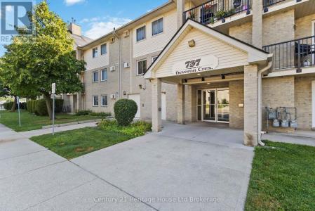 737 DEVERON CRESCENT, London South (south T), Ontario N5Z 4X9, Kanada