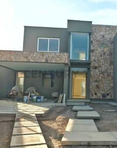 Chuquisaca 1010, Godoy Cruz, Mendoza 00001, Argentine