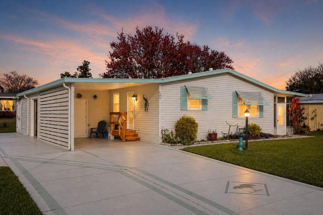 605 Rainbow Blvd, Lady Lake, Floride 32159, États-Unis