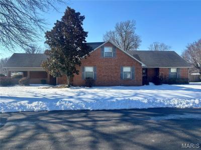 100 N Clayton Street, Charleston, Missouri 63834, USA