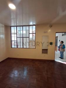 CALLE PISAGUA, AVENIDA ARMENTIA, Z. NORTE N° 598 , Zona Norte, La Paz 0000, بوليفيا
