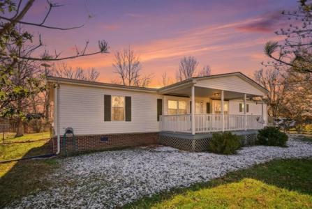 696 Wheat School Rd, Salvisa, Kentucky 40372, USA