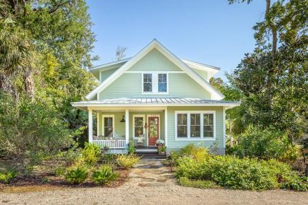 123 8th Street, Apalachicola, Florida 32320, USA