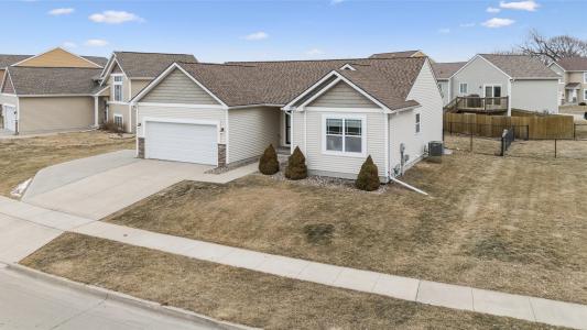 3306 Hawthorn Drive Sw, Bondurant, Iowa 50035, USA