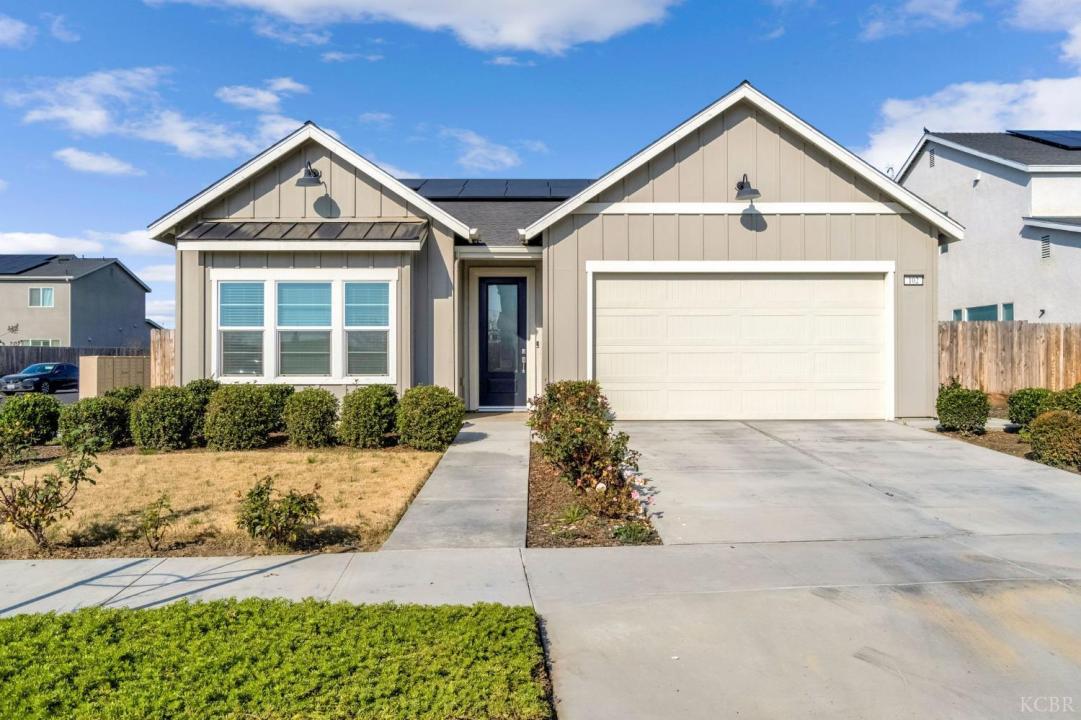 102 E Tyler Avenue, Visalia, Kalifornien 93292, USA