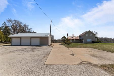 3829 Lost Dauphin Road, De Pere, Wisconsin 54115, USA