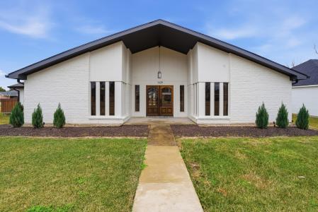 1425 N Chateau Circle, Lake Charles, Louisiana 70605, USA