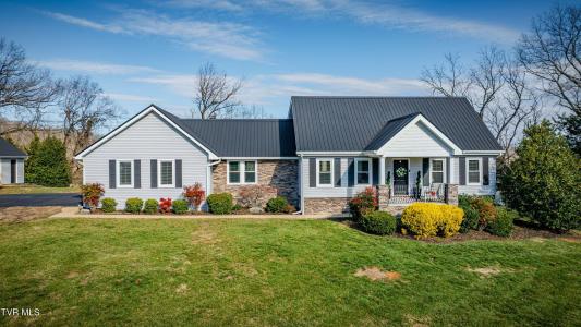 512 Hideaway Farm Road, Piney Flats, Tennessee 37686, USA