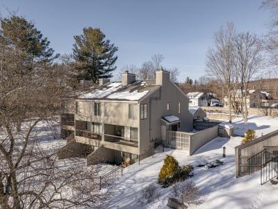 12 Mill Pond , 12, North Andover, Massachusetts 01845, USA