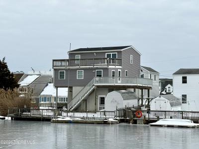 27 Robert Drive, Manahawkin, NJ 08050, USA