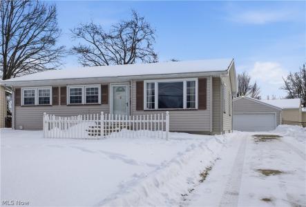 5365 Oakcrest Avenue, Austintown, Ohio 44515, USA