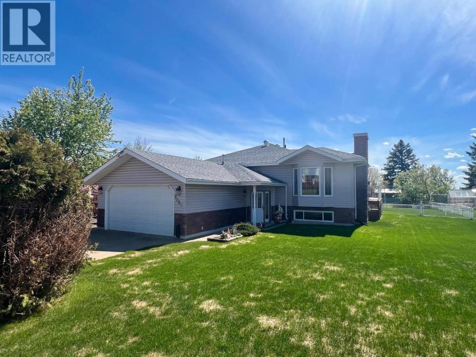 5323 MOUNTAINVIEW DRIVE, Fort Nelson, British Columbia V0C 1R0, Canada