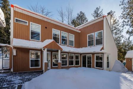 9  Rue des Ostryers, Orford, Quebec J1X 7C1, Kanada