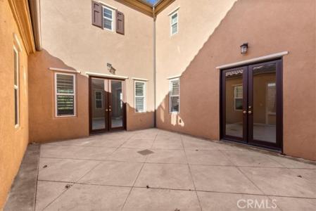 4332 Cantada, Corona, Californie 92883, États-Unis