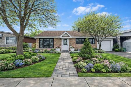 7630  Boul. Yves-Prévost, Montréal (Anjou), קוויבק H1K 1V3, קנדה 