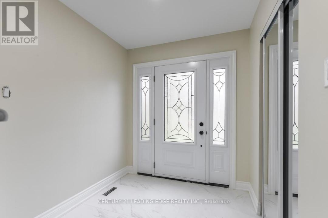 16 MEDACA STREET, Toronto (don Valley Village), Ontario M2J 3A7, Kanada