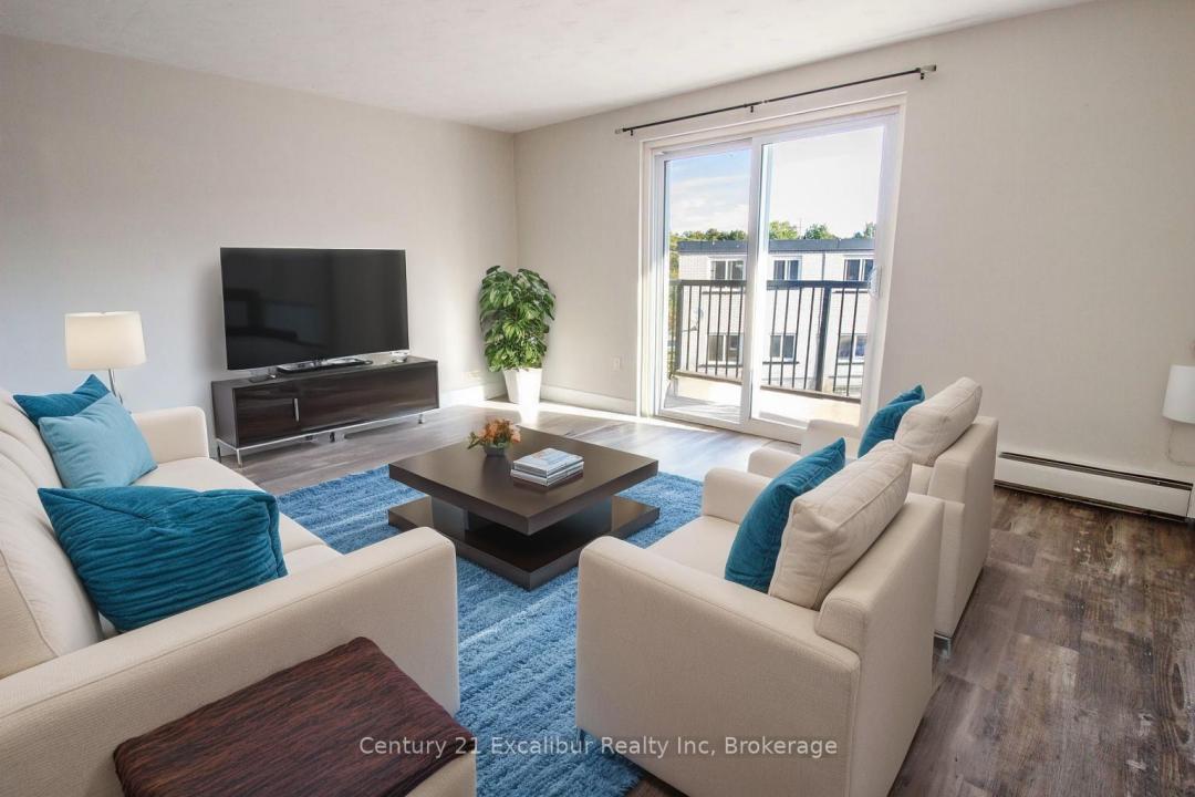 320 QUEEN STREET E, Centre Wellington, Ontario N1M 1T4, Kanada