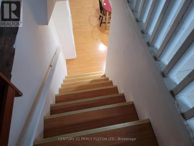 72 RALEIGH CRESCENT, Markham (markville), Ontario L3R 4W5, CANADÁ