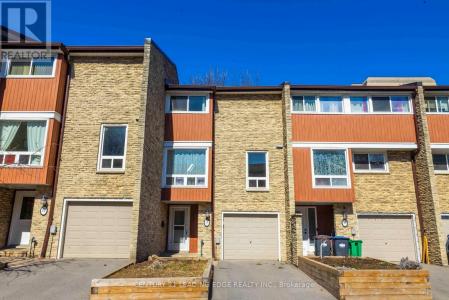 915 INVERHOUSE DRIVE, Mississauga (clarkson), Ontario L5J 4B2, Kanada