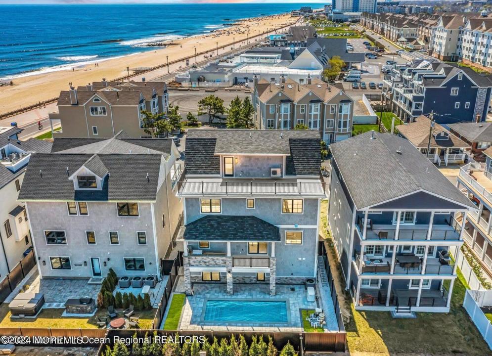 13 Ocean Terrace, Long Branch, New Jersey 07740, Stati Uniti