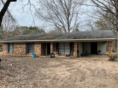 270 Layfield Road, Coushatta, Louisiana 71019, USA